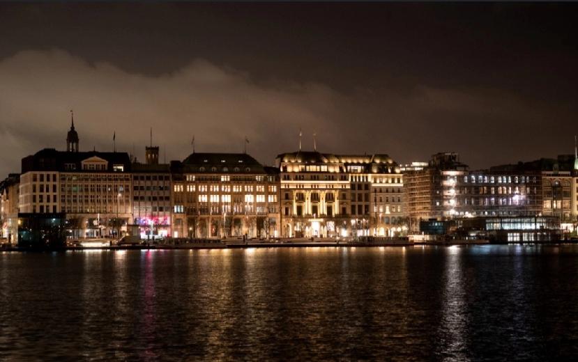 德国汉堡发生罕见狼袭人事件，一名女子在繁忙购物区遭野狼咬伤送院，当局指这可能是自