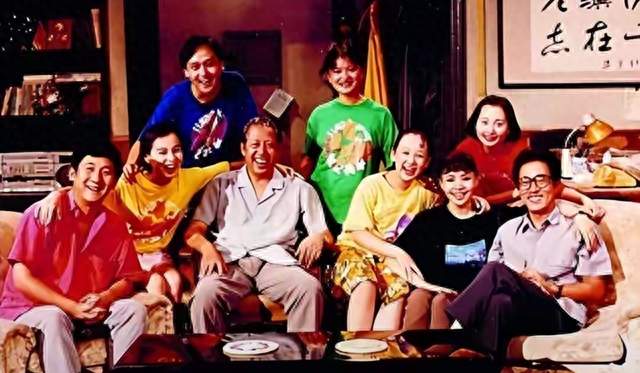 明星多到离谱！试播6集险被叫停，这部神剧凭啥霸屏30年？