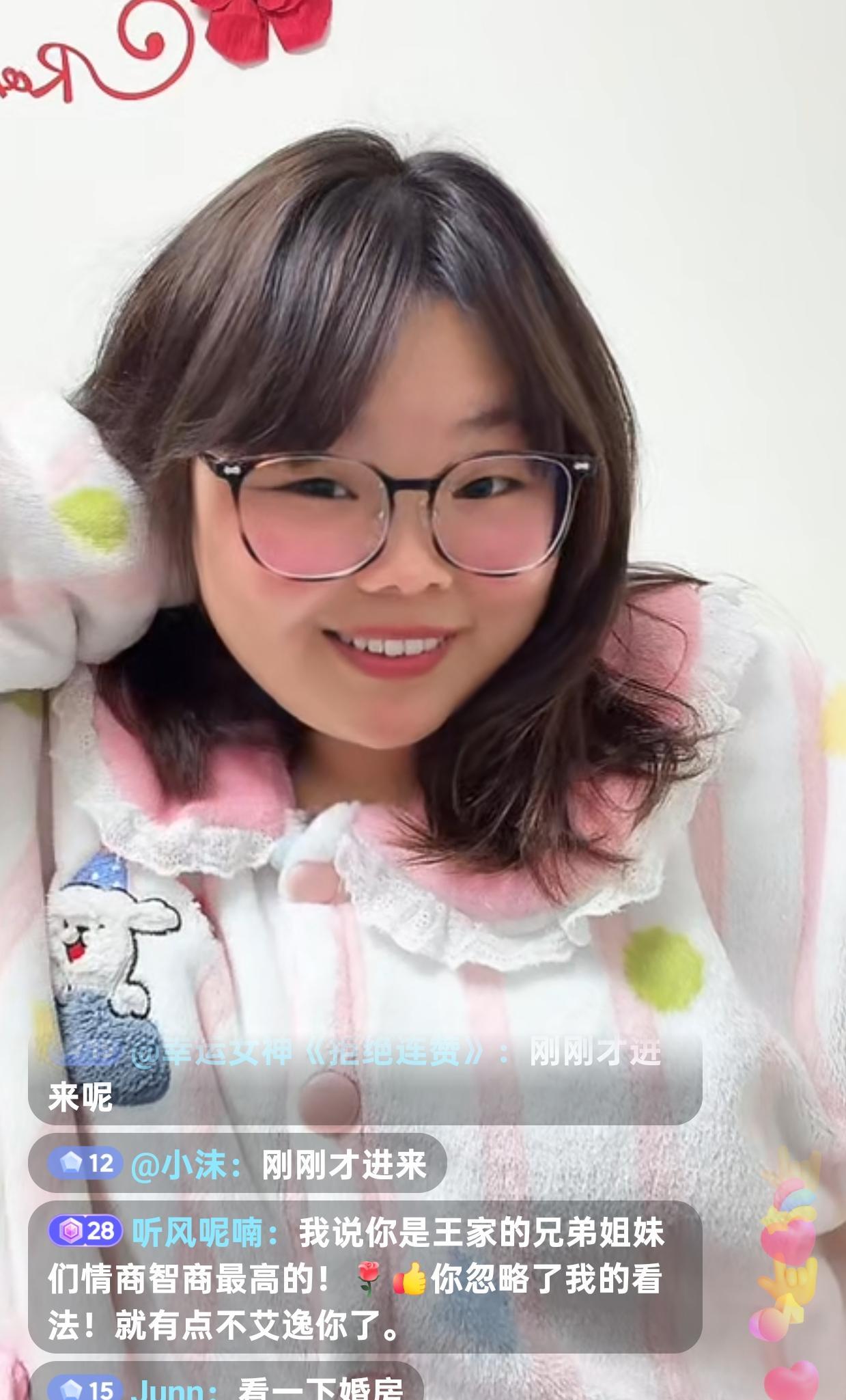 我告诉你，网上有人说你“胖成猪”，最高明的回击根本不是骂回去。
昨天刷到王平老婆