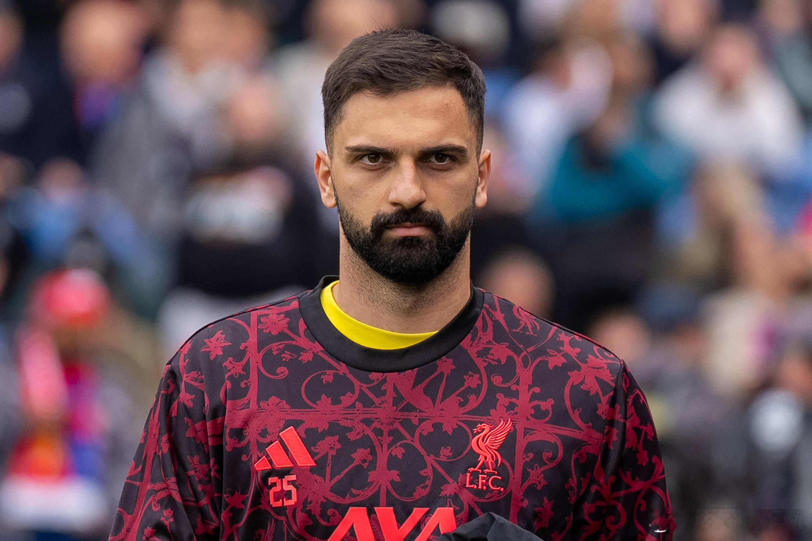 利物浦门将马马尔达什维利预计将在三周内恢复训练。报道称昨晚马马尔达什维利的开放性