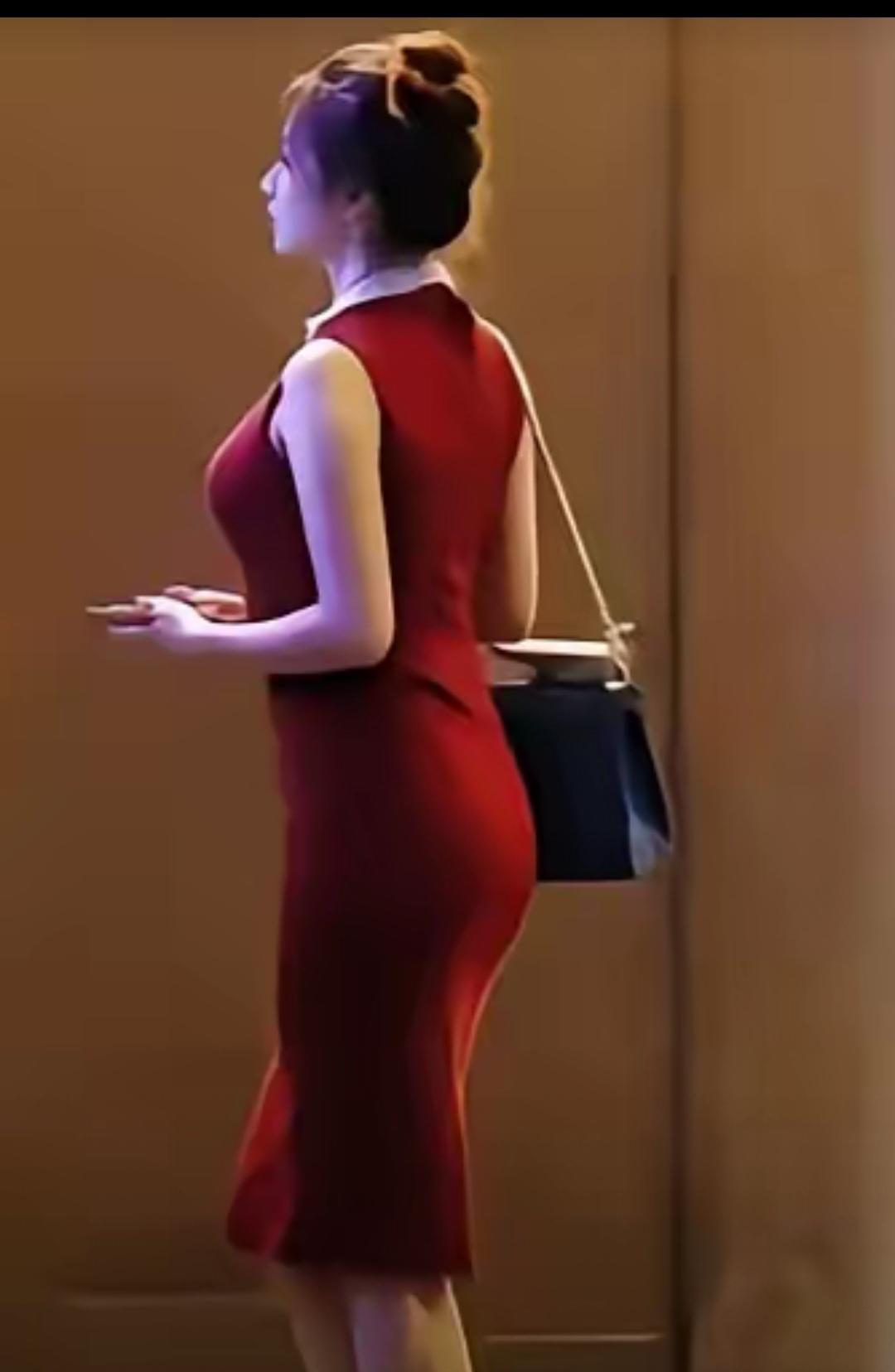 都说男人喜欢这样的身材
我敢说
如果这个女人有老公，她的老公一样会被别人勾引出轨
