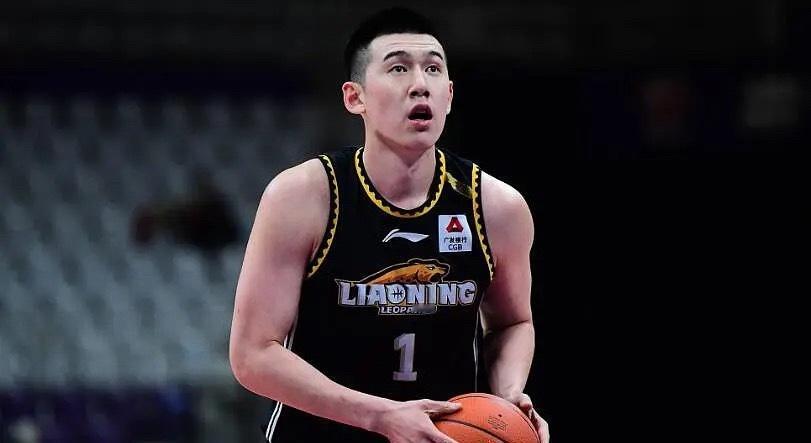 CBA季后赛12进8第2场比赛开战，辽宁男篮坐镇主场与山东男篮交手。战绩排名常规