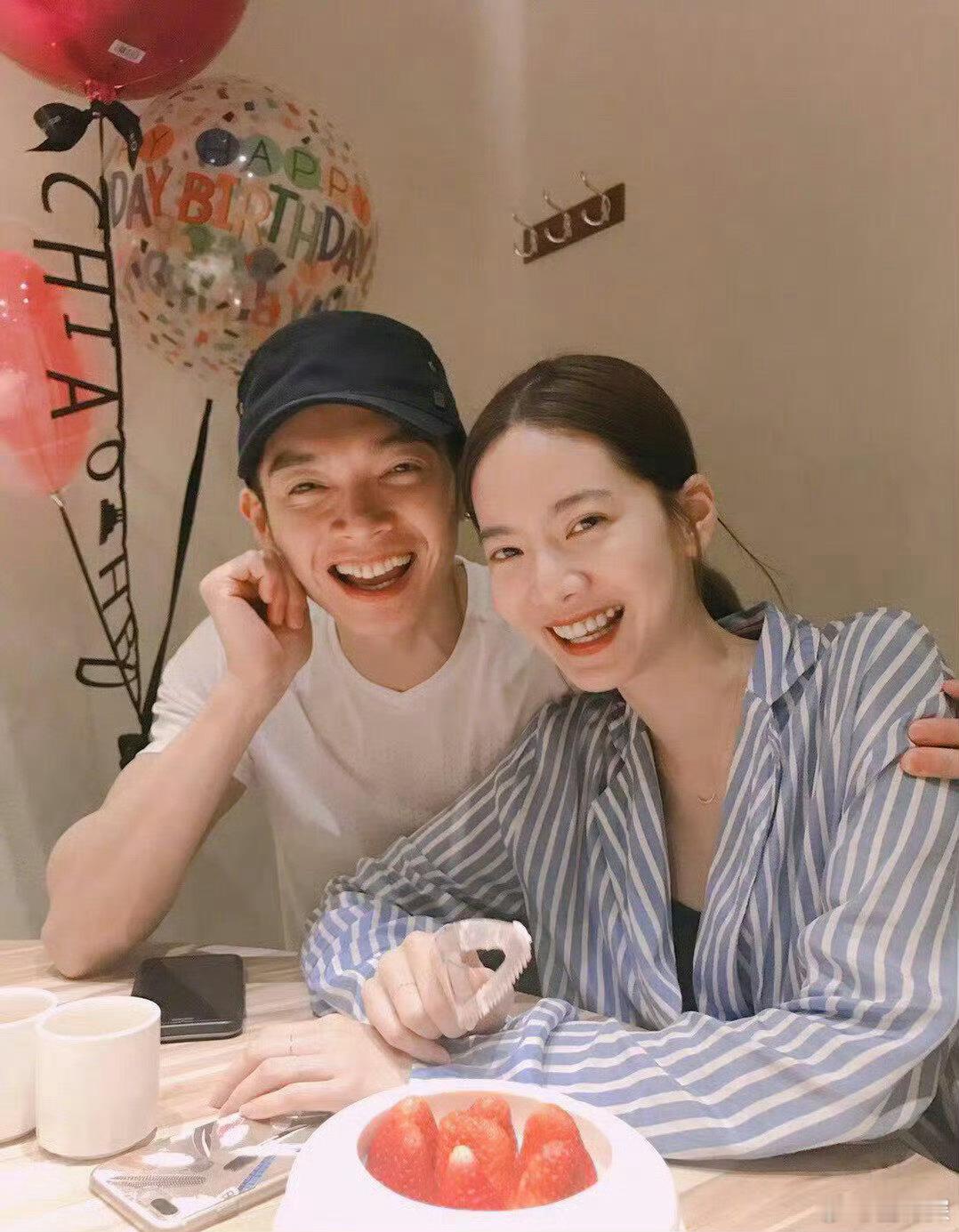 曾之乔圣诞晒与儿子合照 🎄 