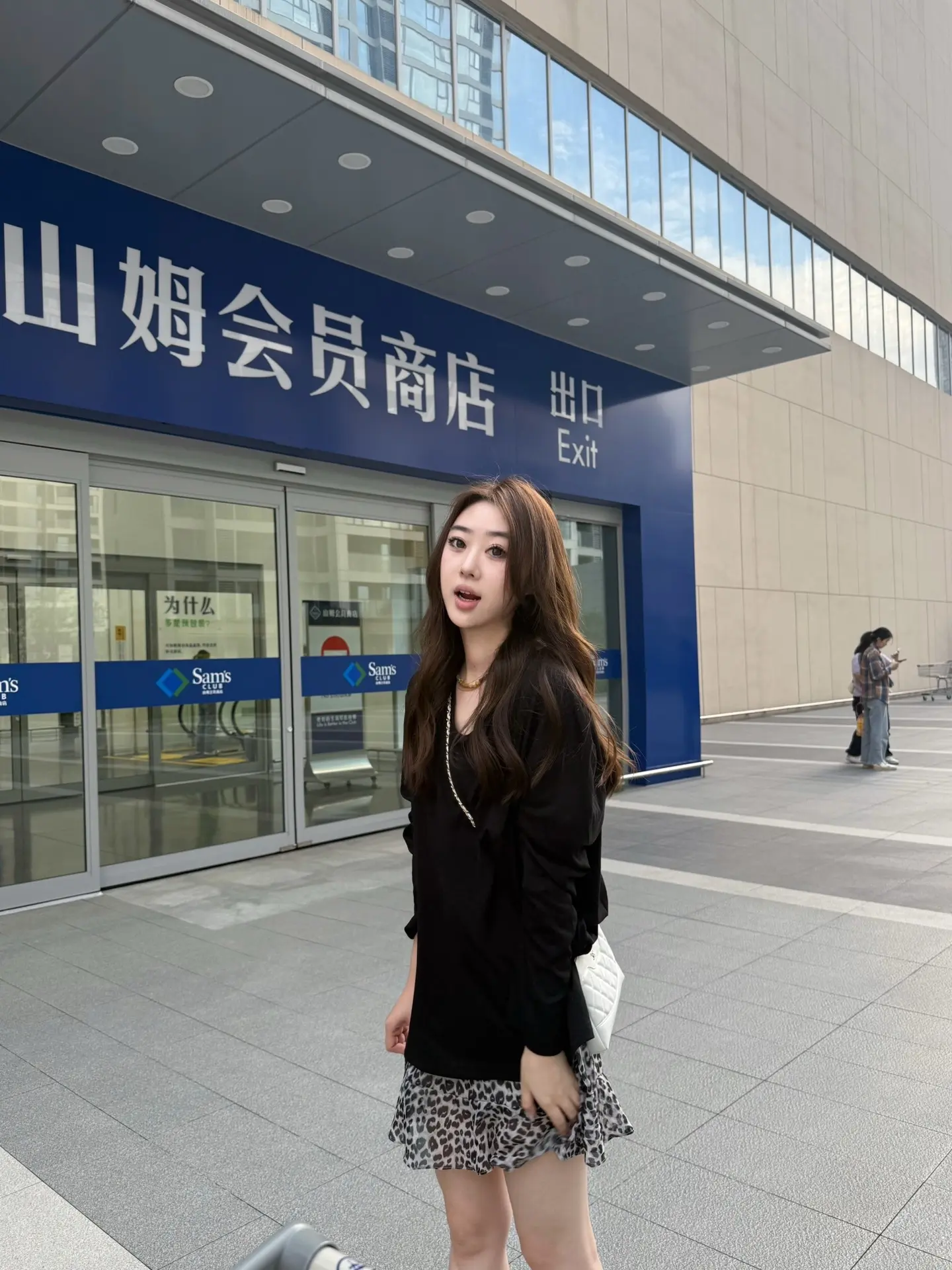 这么热的天别把我恋爱脑烧坏了。