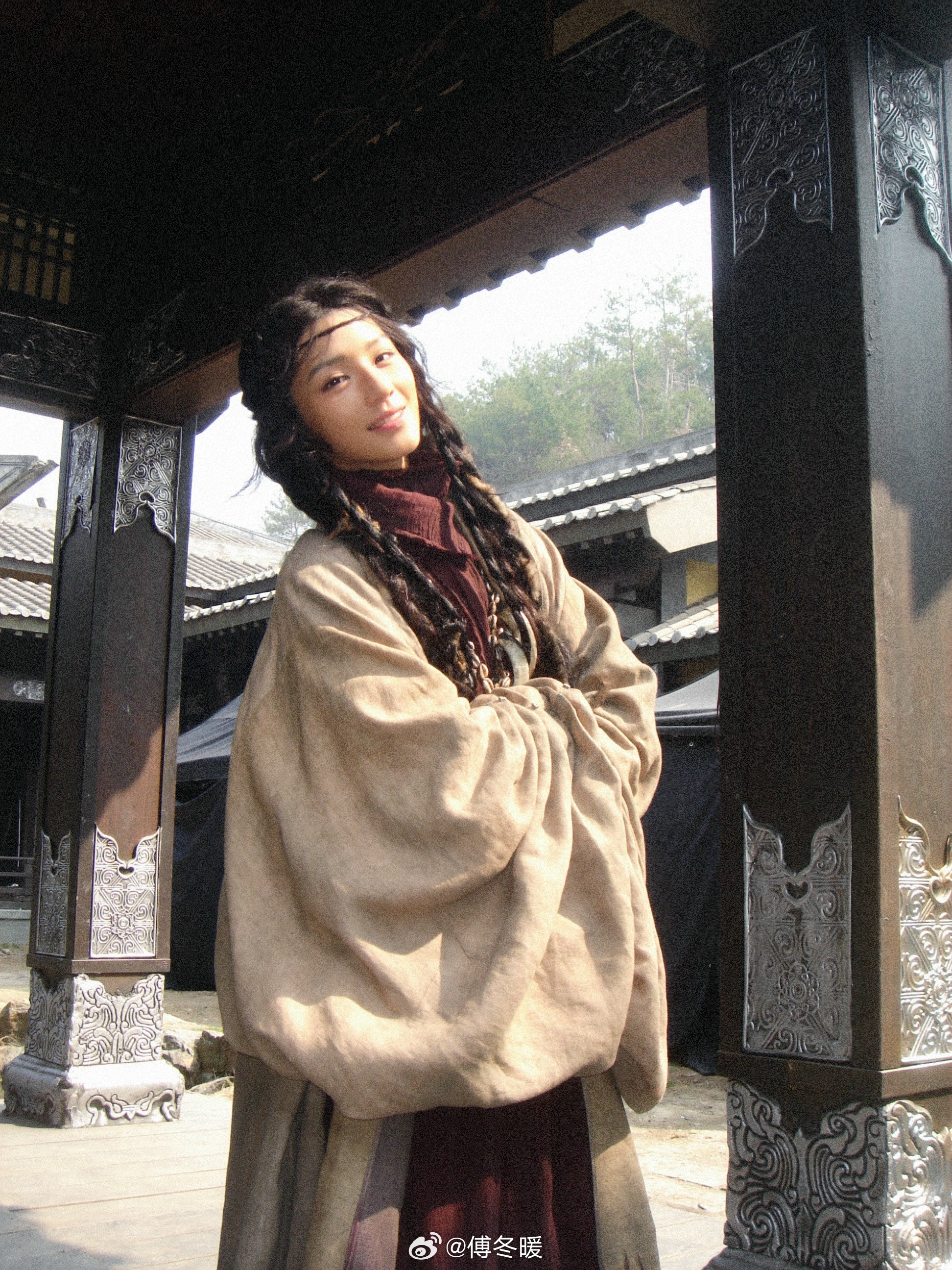 今年一部叫《种红豆》的中剧里认识的一个小姐姐这部剧里的造型很有野性傅冬暖 《冰湖