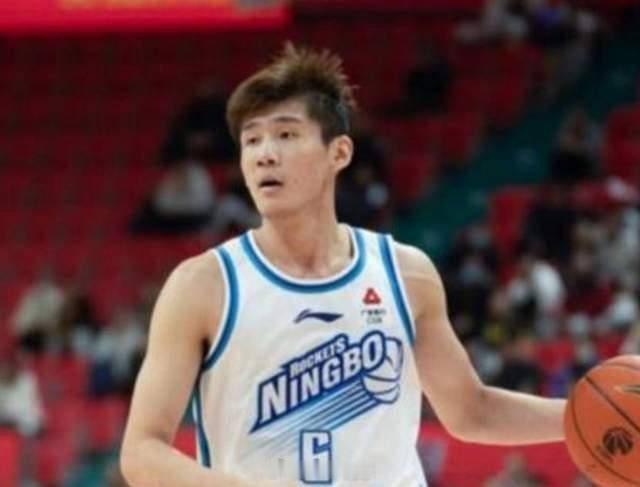 CBA顶薪后卫王俊杰加盟山西男篮这热搜词条业余了奥，此王俊杰非国家队的王俊杰Ba
