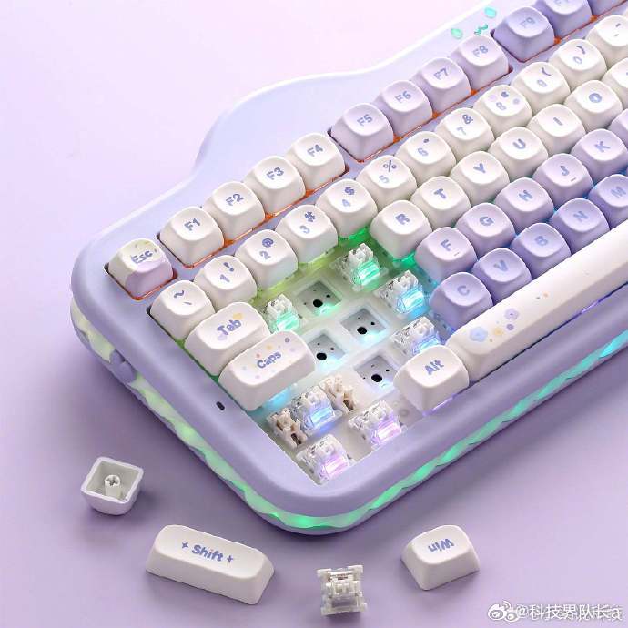 YUNZII 键设宇宙又上新啦！这次带来的是 C98 三模机械键盘。它和之前很受