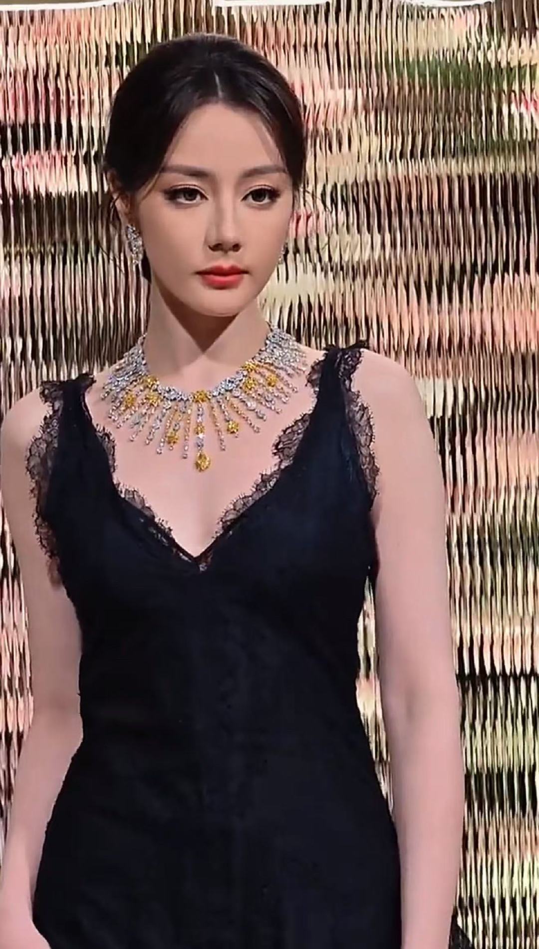 Dior好宠迪丽热巴迪奥好宠迪丽热巴迪奥好宠迪丽热巴