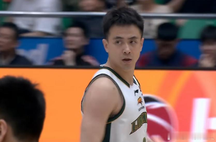 辽宁1比0领先山东 辽宁1-0领先山东，赵继伟、莫兰德这群人的季后赛经验还是太有