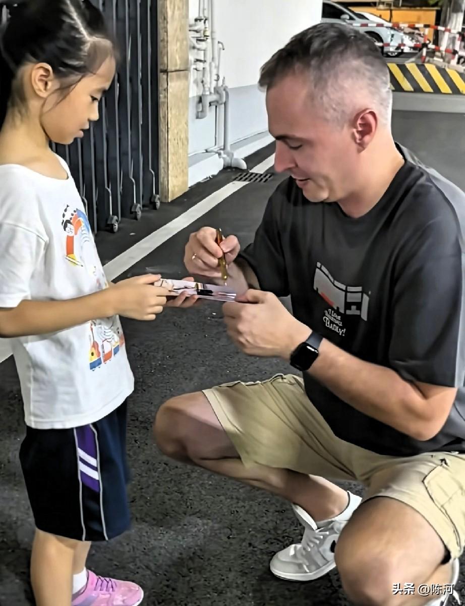 广东男篮中秋节不放假！
一年一度的中秋节本是大家放假休息的日子，但是广东男篮不一