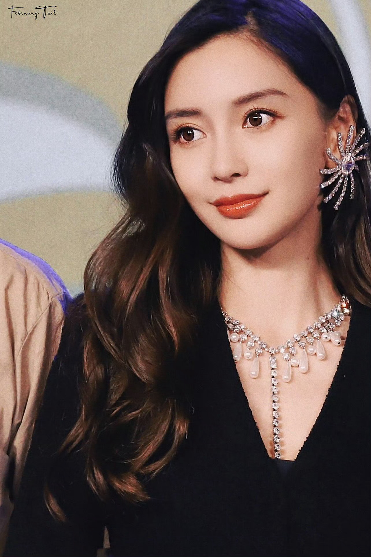 angelababy angelababy “✨信仰指引我向前跑，你的光芒点亮我
