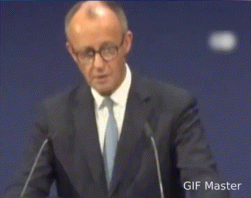 【德国总理要求泽连斯基把年轻人留在乌克兰】

综合媒体消息，德国总理默茨在讲话中