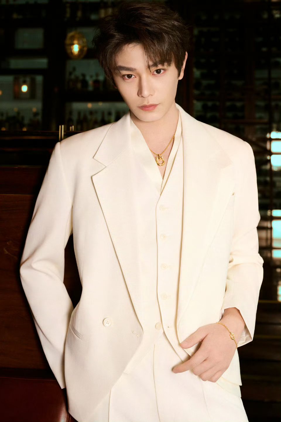 丁禹兮颜值封神就算了，宠粉还这么天花板！送黄金的浪漫谁顶得住，吃醋了