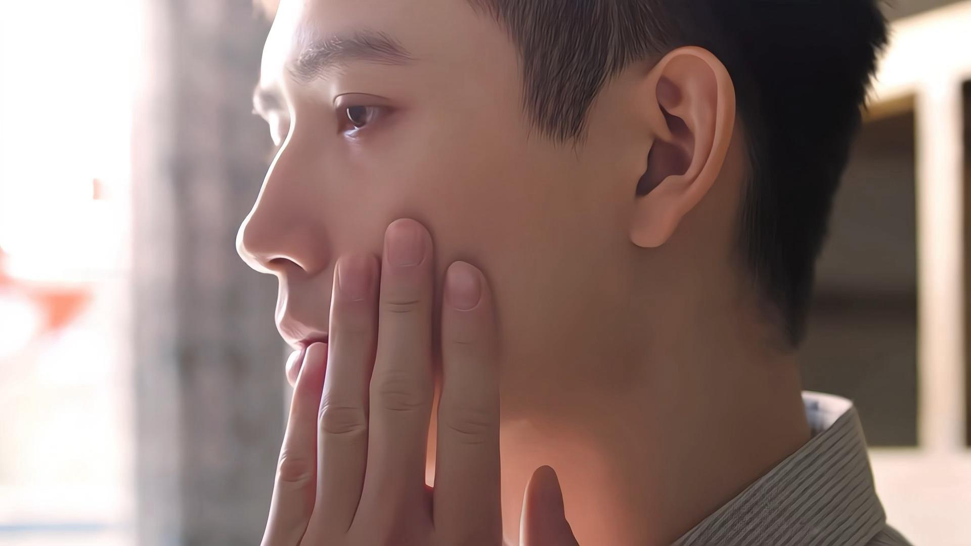 方穆扬被费霓亲了一口之后这个后知后觉回味的表情呃啊啊🫢你俩咋就这么纯爱…纯真年