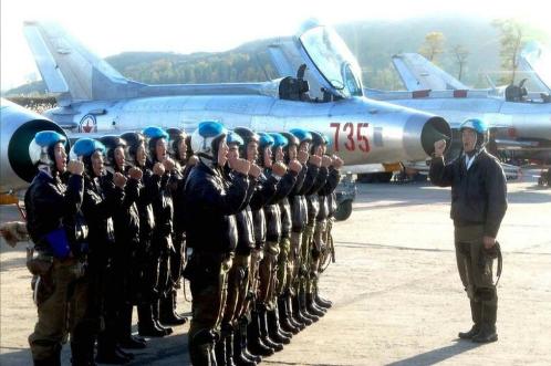 朝鲜即将接收新式的战略武器。
 
按照央视新闻11月30日的报道，朝鲜官方近期在