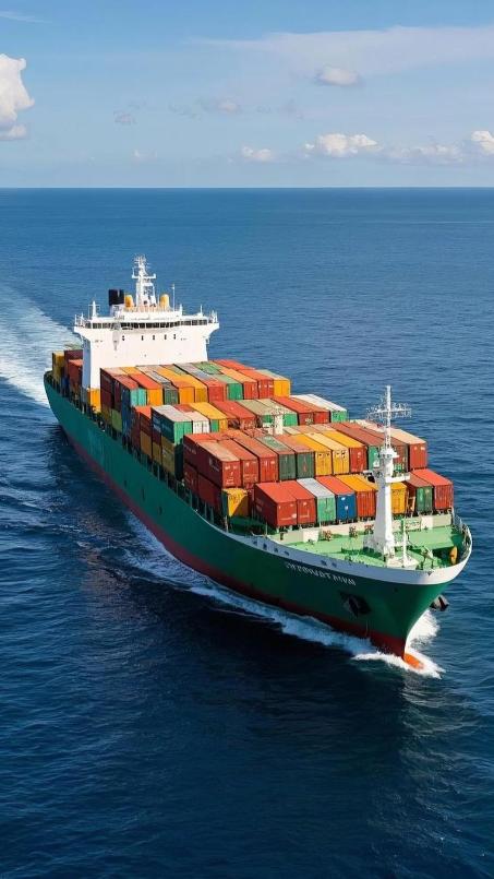 推算时间，远洋货轮抵达的时间越来越近了。无法避开，终于到了见分晓的时候了。
长荣