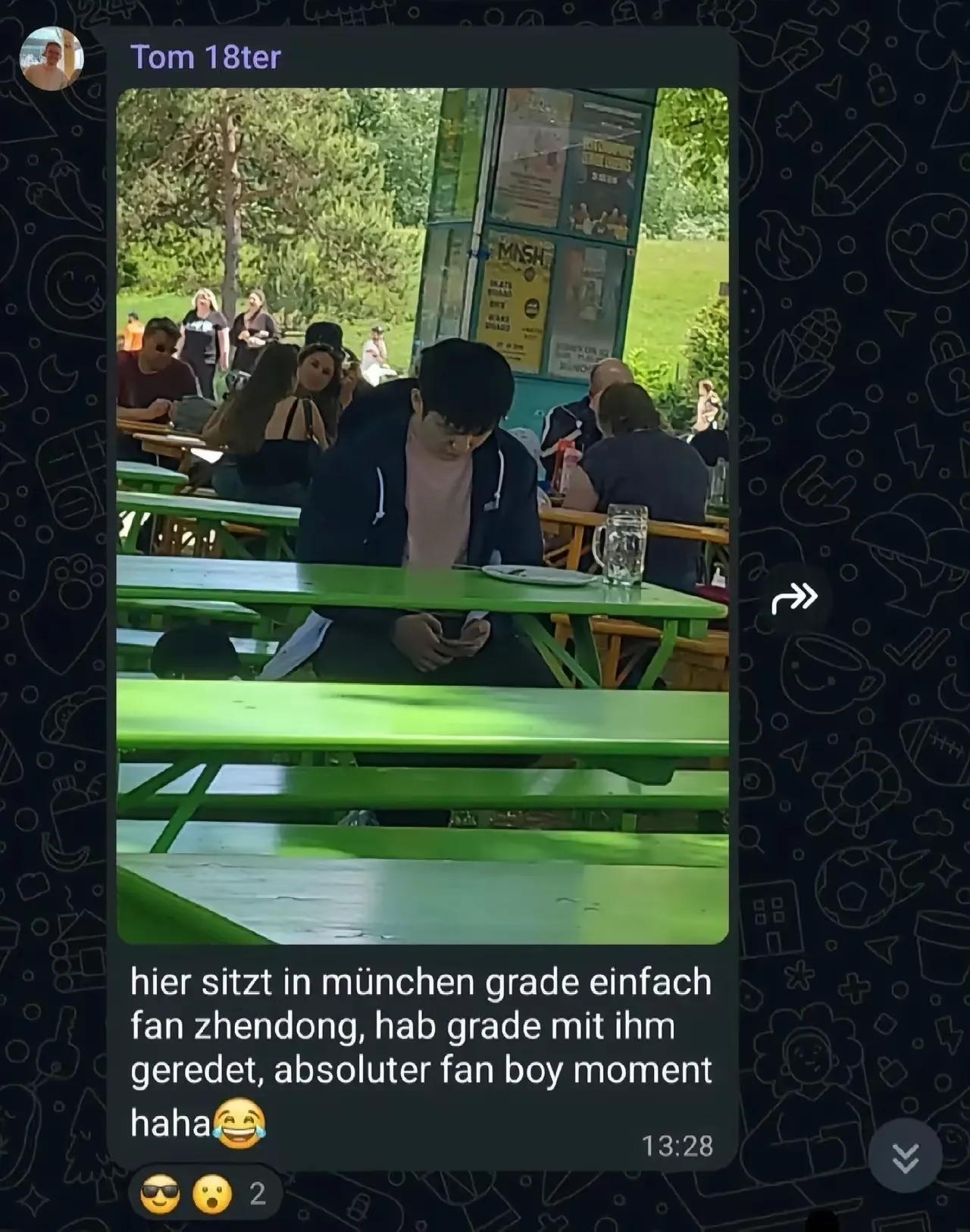 小胖在慕尼黑有点孤独！
已经到达慕尼黑的小胖，上午和小午都是一个人在吃饭，在等饭