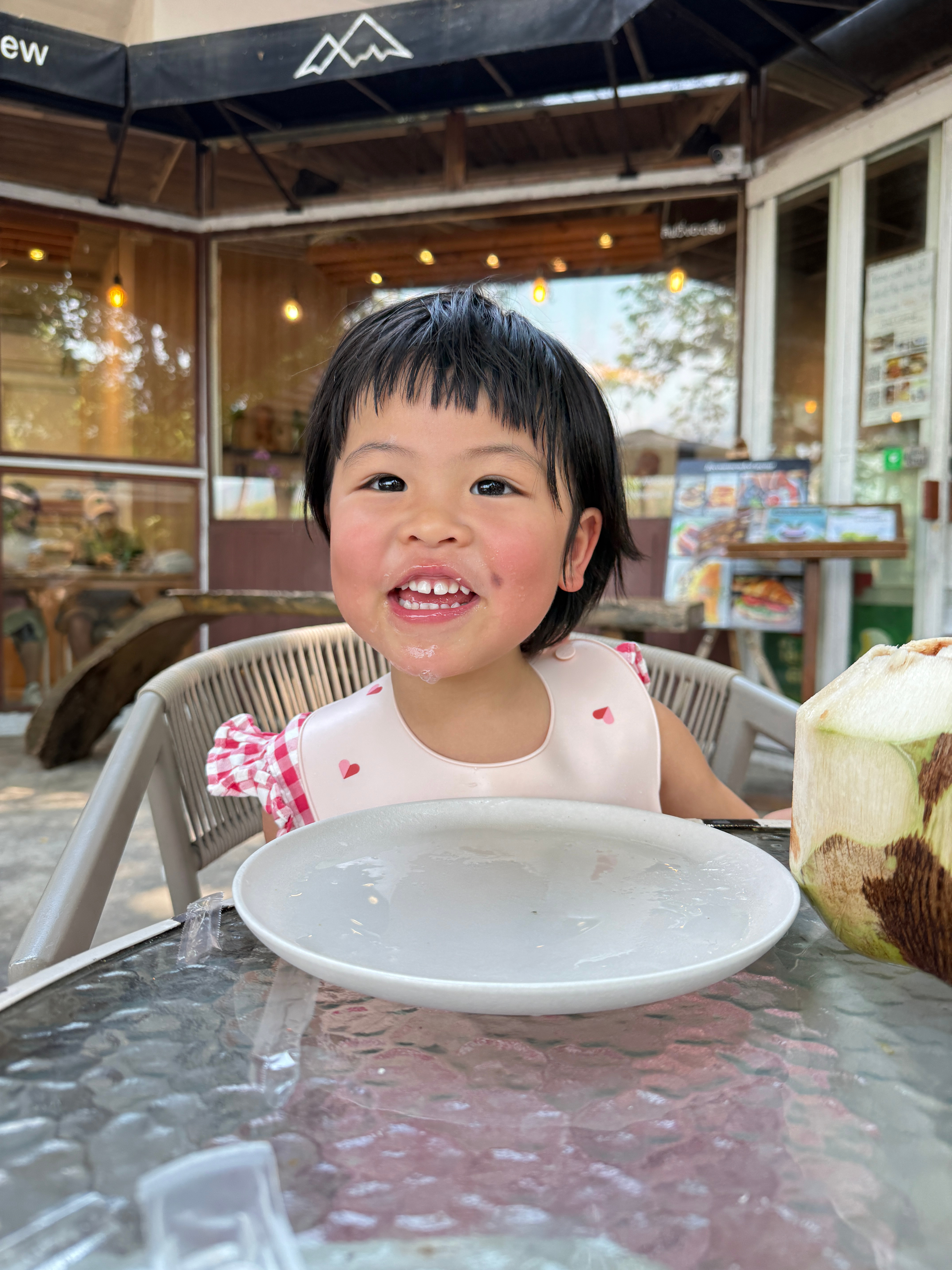 提议待会儿找个洗头店给球球洗头吧旅蛙说洗头店？没必要吧，我们自己给她洗个头不是分