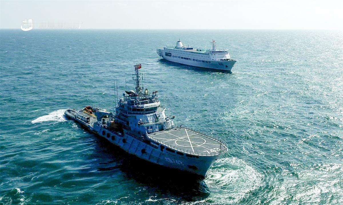 中国海军奋进新时代[超话] 救助演练｜北部战区海军“北拖743”号远洋拖航拖船和