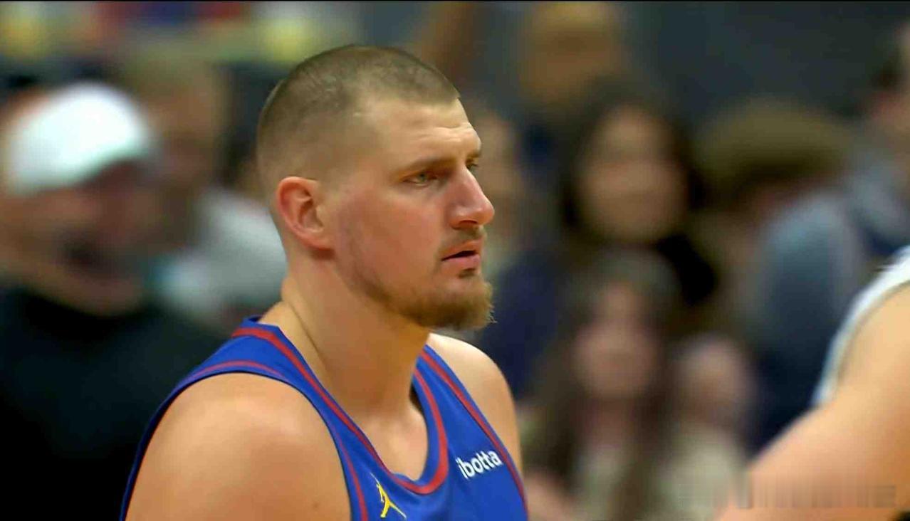 约基奇出手少，球队输球怪他？还是体系该背锅？

掘金队昨天在主场打马刺，结果最后