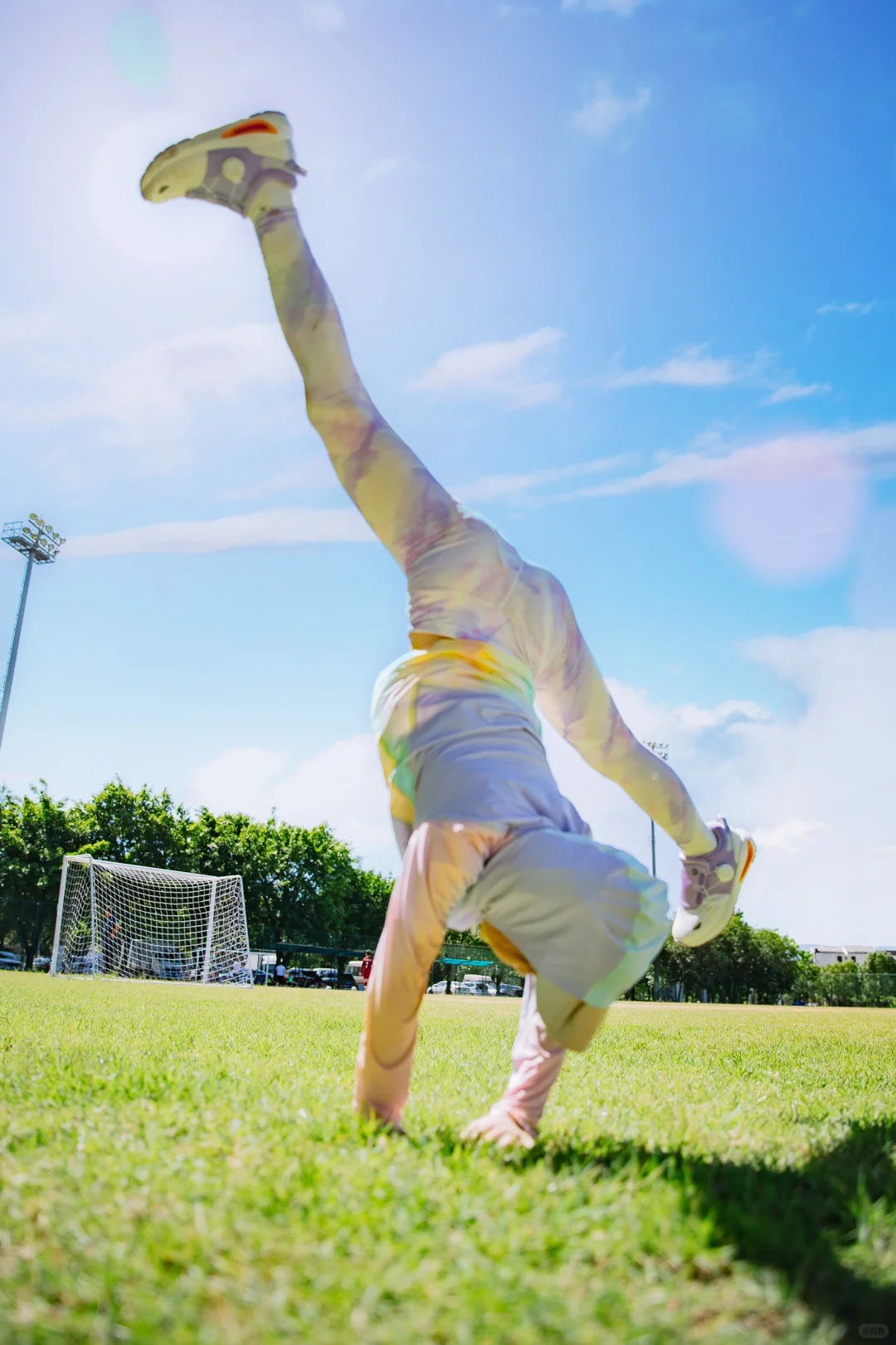 0“舞力值”女孩爱上翻跟头~来得及学舞蹈吗？