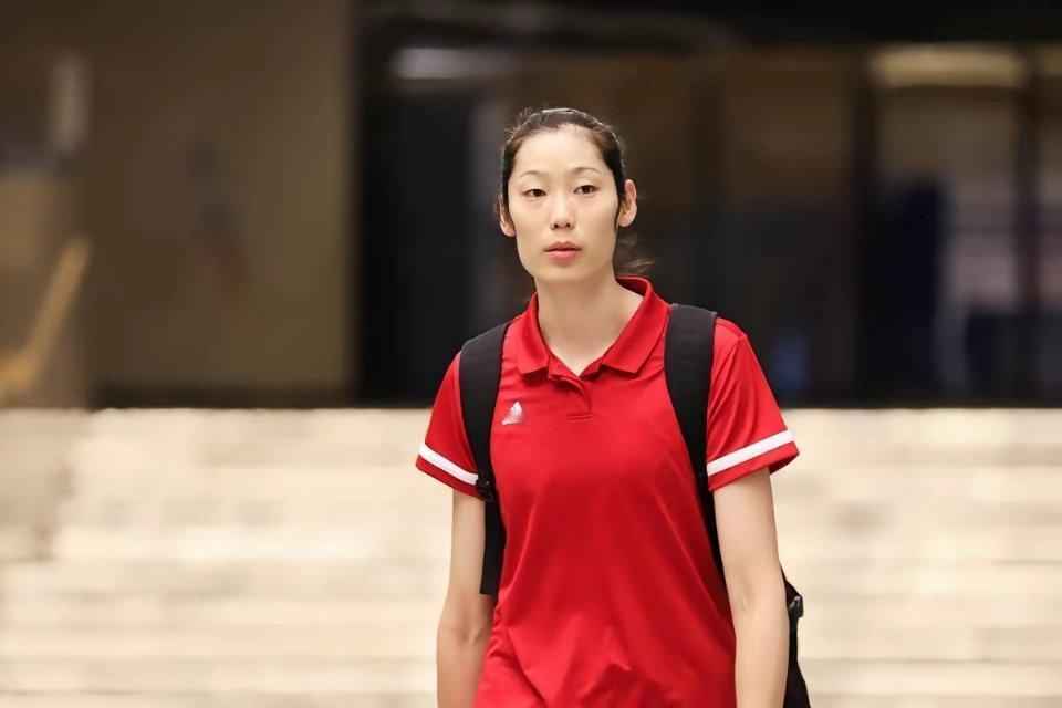 朱婷返回意大利前：做了 3 件事！其实按照俱乐部给朱婷的假期，朱婷应该可以待到月