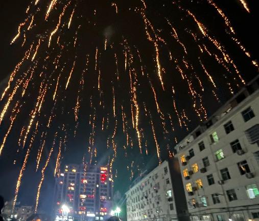 这个世界越来越乱了，别的国家打成了一锅粥，俄乌战争，巴基斯坦打阿富汗，美国以色列