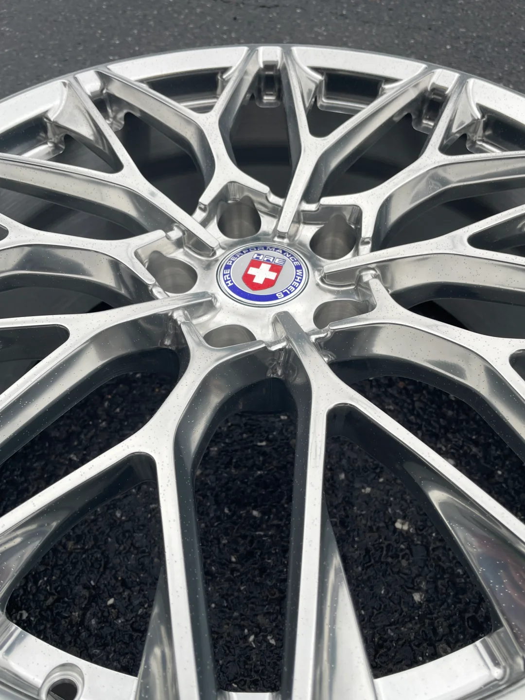 蔚来ES6轮毂升级 HRE P200抛光工艺