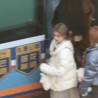 送孩子上幼儿园的感觉我懂了 ​​​