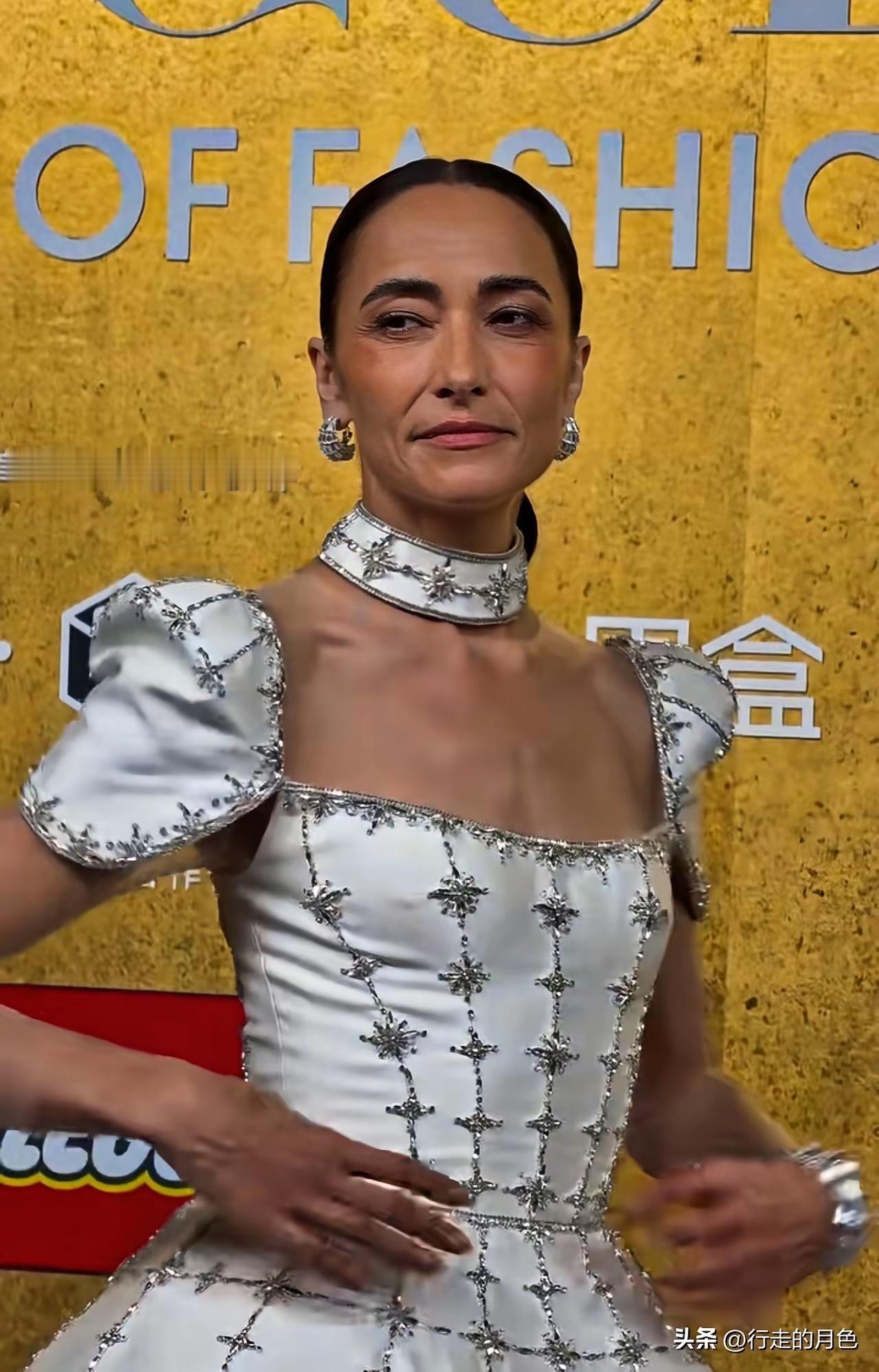 吴彦祖老婆Lisa重出江湖！

​据说年轻时可是香港顶流超模。
你觉得呢？