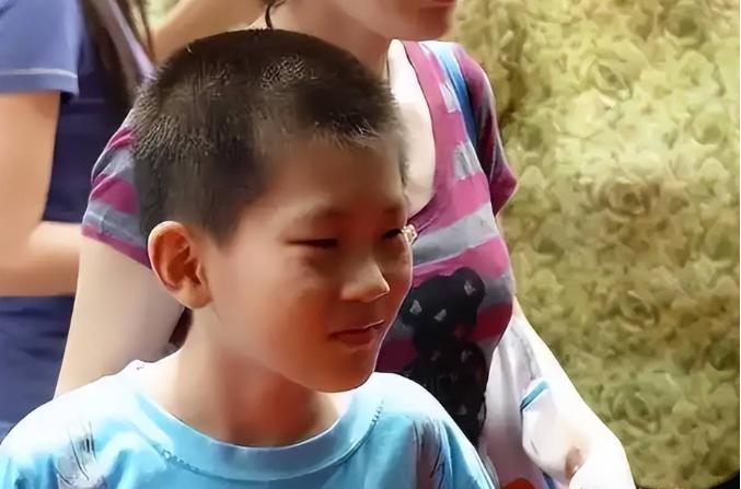 “国家的一大损失！”2000 年山东惊现神童，两天读完小学，10 岁参加高考斩获