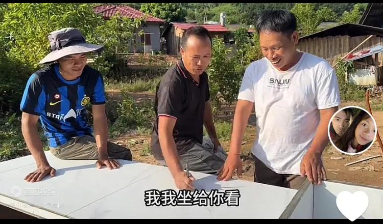 老挝小陈和小梅建房马上进入收尾阶段了，老陈也要回国了，在回国前小陈突发奇想：给村