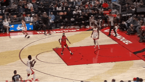 中场三分！那个神奇的伊森又回来啦！
在今天NBA常规赛火箭对阵猛龙的第一节比赛最