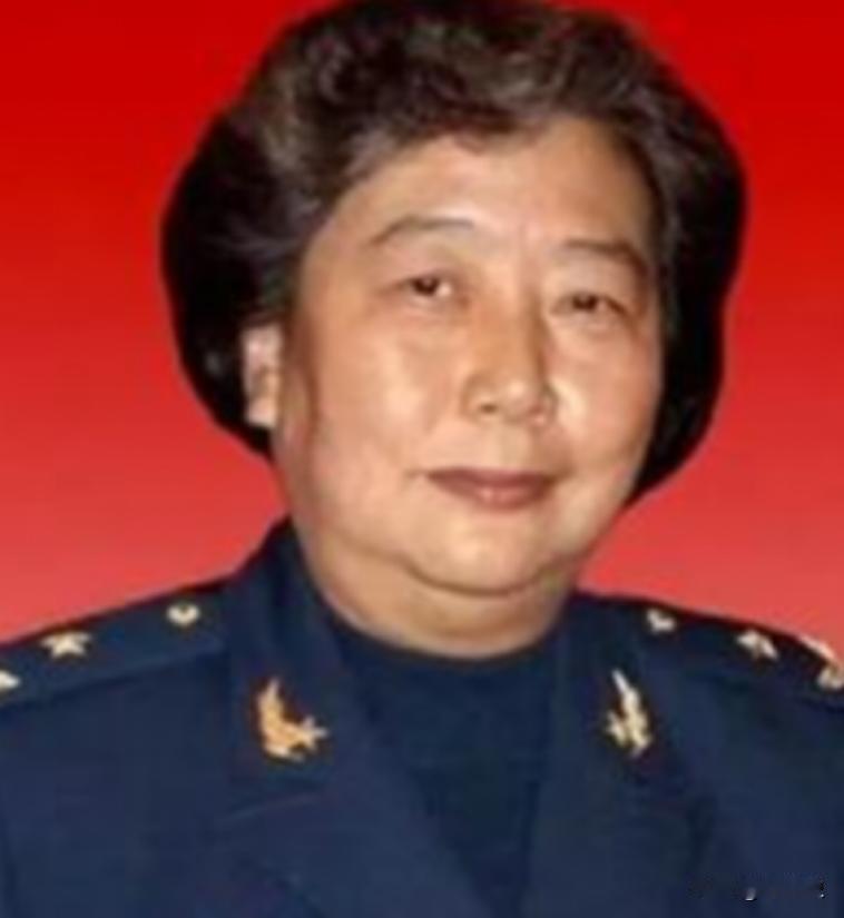 1982年，刘晓连驾驶着安－26运输机，从张家口机场起飞，爬到700米高空时，眼