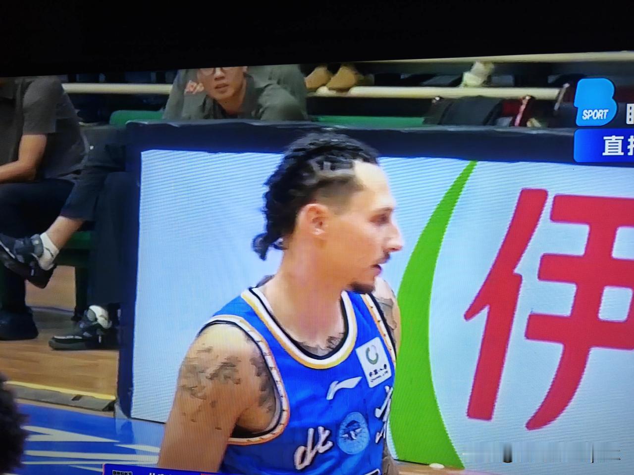 季前赛北京首钢和折江稠州的比赛第一节打完，北京首钢30比23领先。首钢新外援三沃
