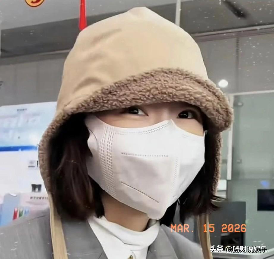 默契满分！周冬雨刘昊然频频撞款同款，低调甜意太好磕
 
近日，周冬雨与刘昊然接连