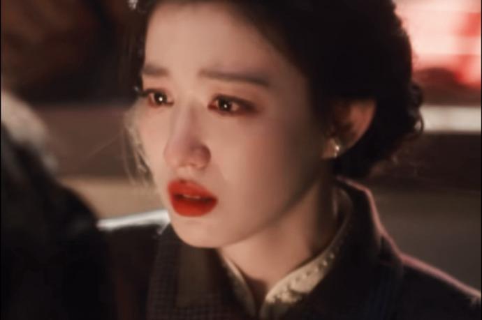 王楚然无声落泪胜过千言万语比起直白的台词哭诉，王楚然无声垂泪更有绵长后劲。眼眶泛