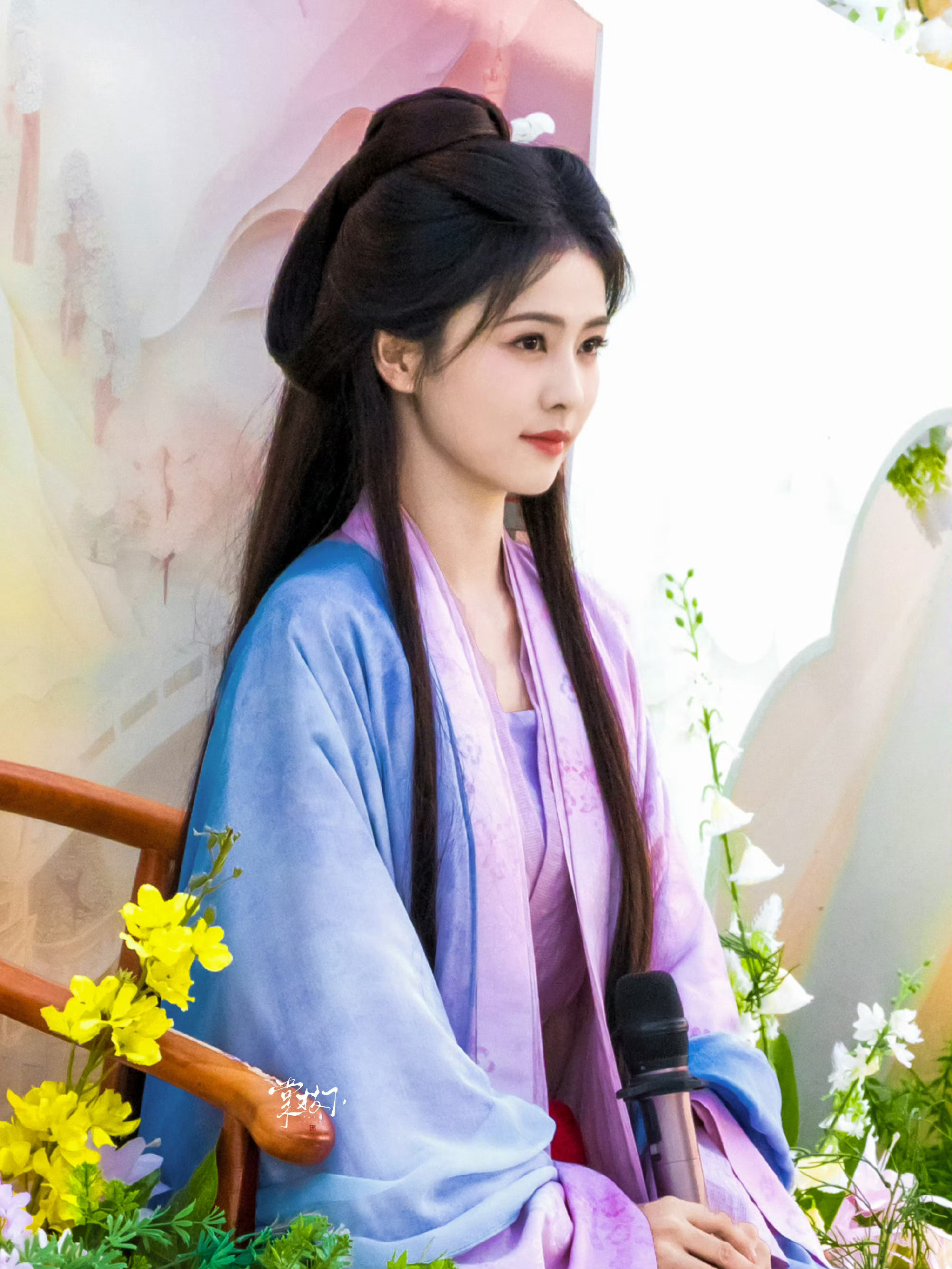 白鹿  “回首亘年漫月里的所有怦然心动，你仍拔得头筹”白鹿莫离白鹿叶璃