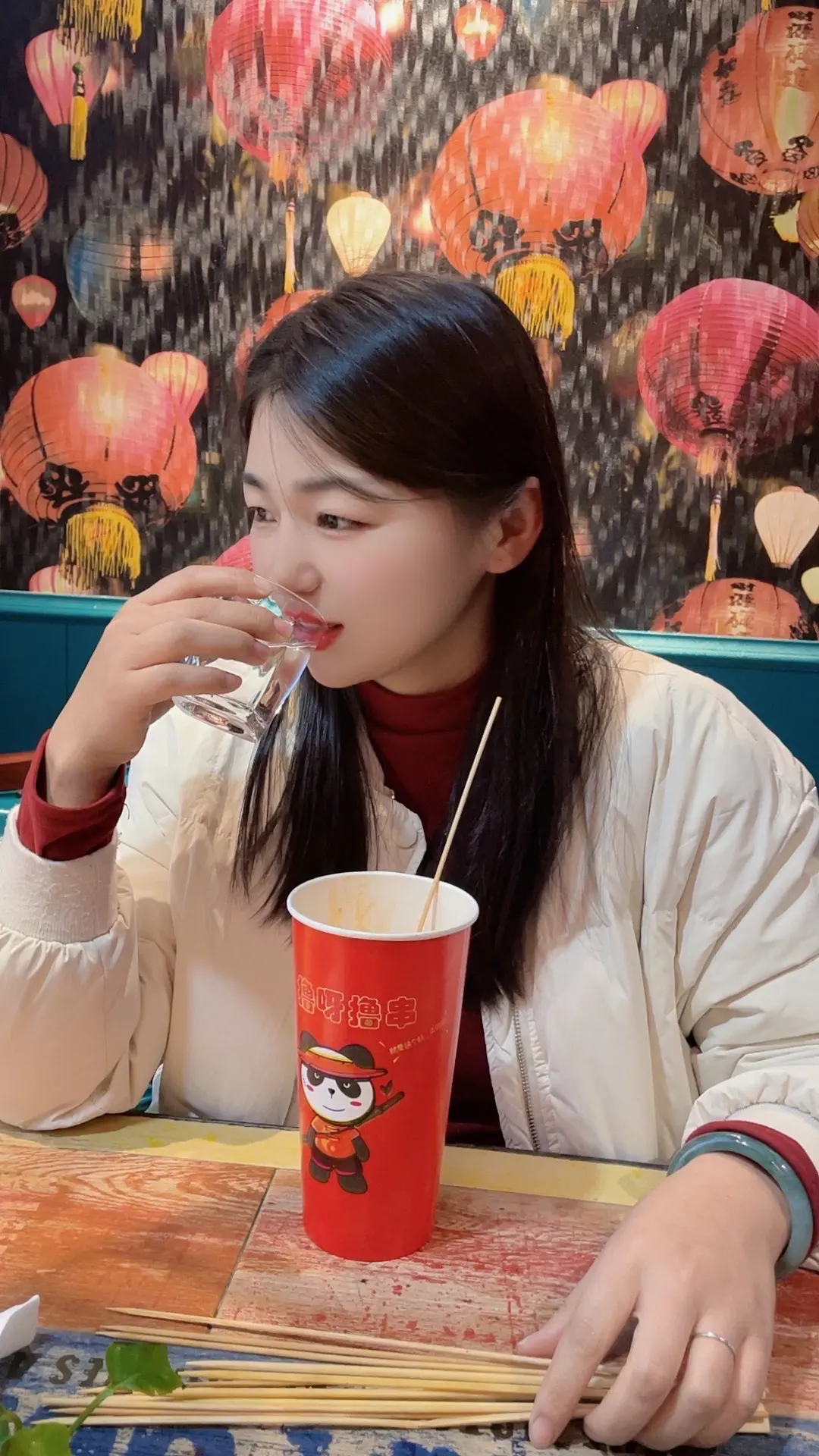 生活不是为了赶路，而是感受路，一切尽意，百事从欢.