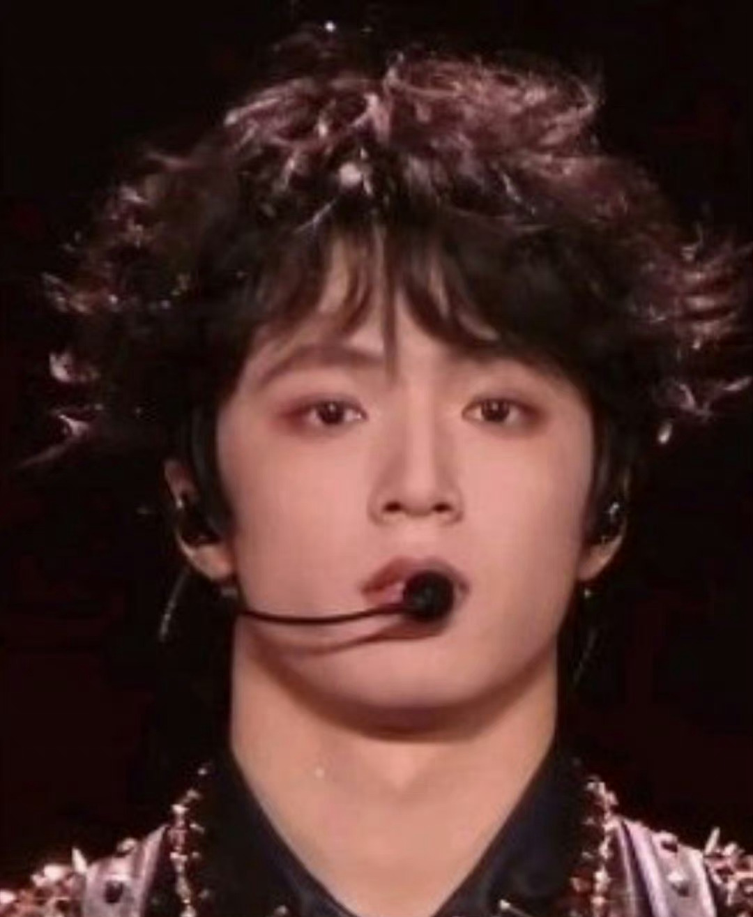 刘耀文的壮壮妈造型[doge] ​​​