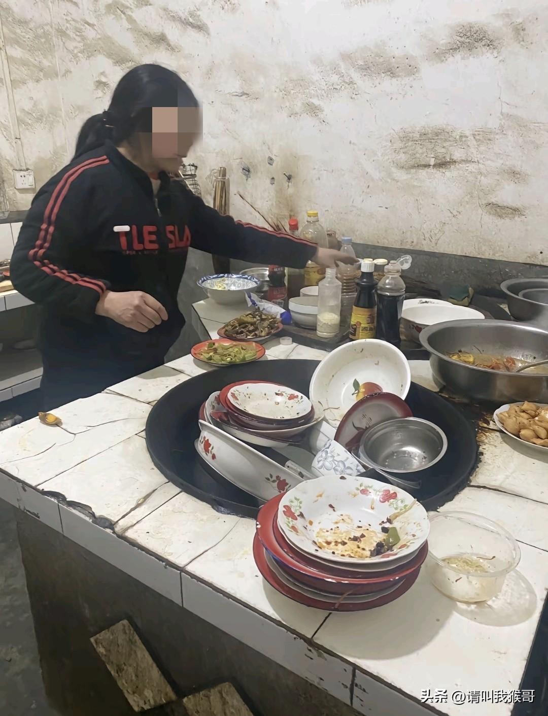 过年最累的莫过于那个一直待在厨房的人