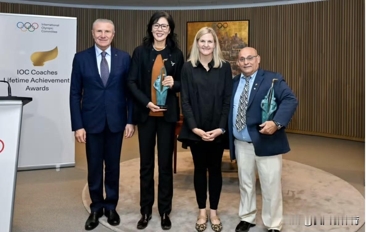 这就是郎平教练的排面啊！实至名归！恭喜郎平教练获得国际奥委会官方终身成就大奖！深