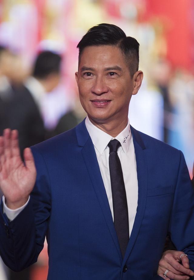 60岁张家辉否认婚变：我觉得不用回应，随他吧，又阻止不了。张家辉关咏荷结婚22年