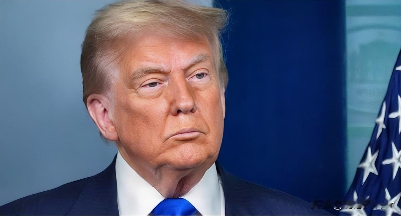 美国总统特朗普表示，中美双方贸易存在失衡，这是不公平的。特别是过去多年来，中国从