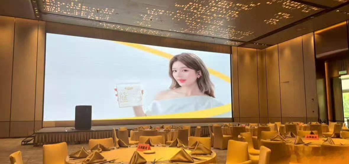 品牌方还给可露丽们准备了晚餐，真的太宠啦赵露思