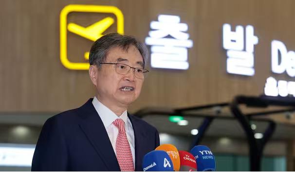 遭遇了美国的“毒打”后，韩国终于意识到中国非常重要。韩国外长赵显于9月17日启程
