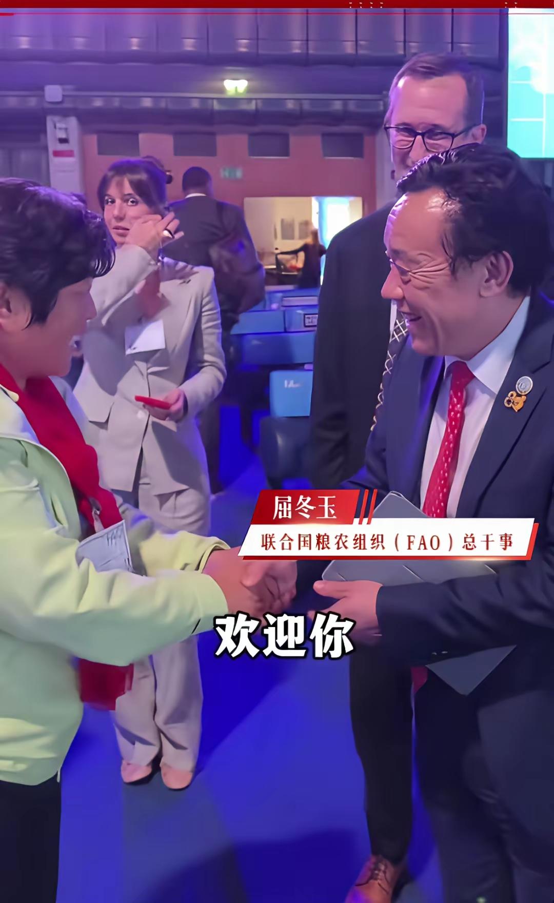 能看出来，今天最兴奋的人，一定是殷玉珍了！
能去参加联合国世界粮食论坛，已经是一