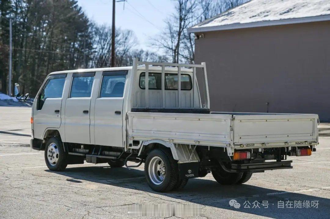 经典老车 拉货载客两不误 96款丰田DynaTri-Cab三排座1996年款丰田
