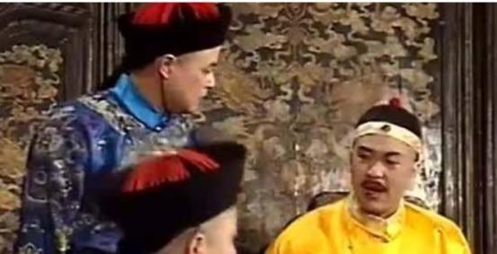 “你长得太丑了！像你长得这么丑的不能当官，还是辞官回家吧。”乾隆帝第1次见到刘墉