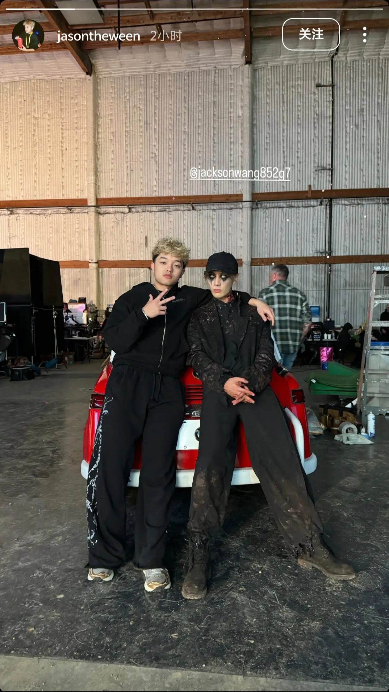 今天拍mv  脖子上有🩸😢。感觉会有点黑怕